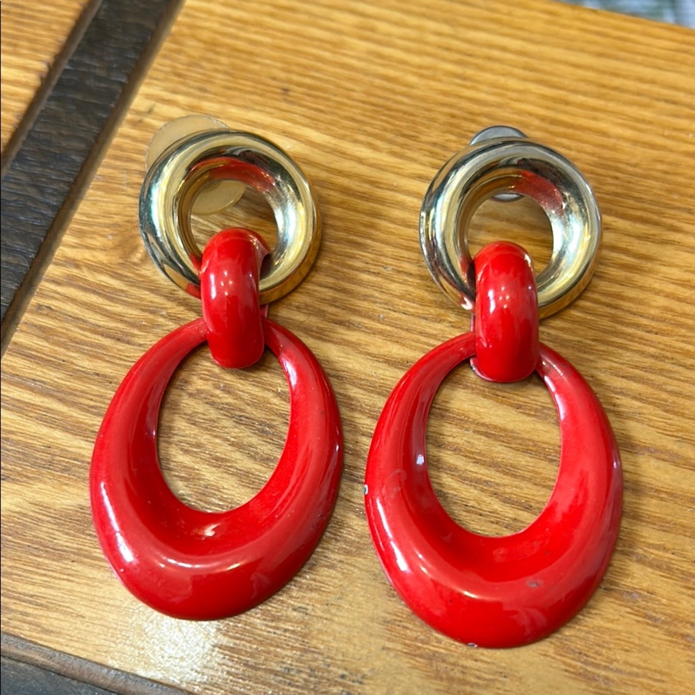 ‘90s red enamel hoop earrings